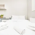Modern Rooms And Studio, Westminster - Sk